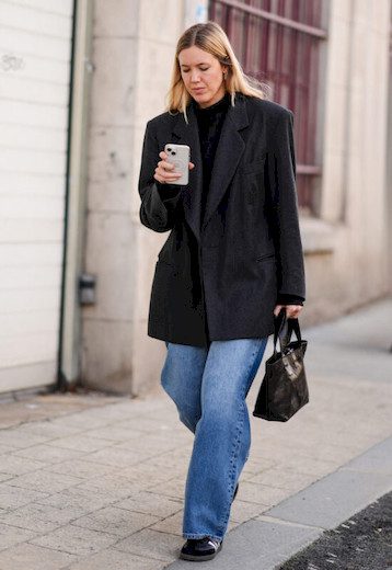 عکس مدل با کت اورسایز و شلوار بگ